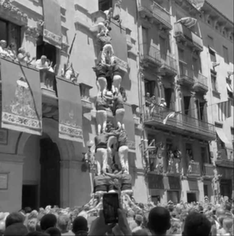 Castells i castellers